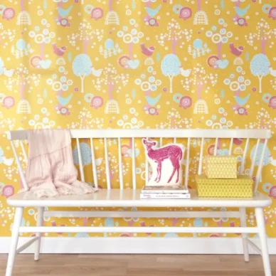 Korsbarsdalen keltainen lastentapetti Majvillanilta image