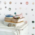 Buttons nappitapetti Studio Dittelta