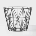 Wire Basket medium musta rautakori Ferm Livingilta