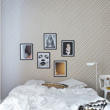 Diagonal raidallinen tapetti makuuhuoneeseen Mimoulta image
