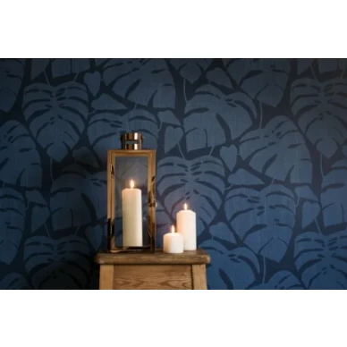 Guatemala sininen retrotyylinen lehtitapetti Miss Printilta image