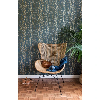 Ditrto sini kultainen tapetti piristaa hauskasti kodin olohuonetta image