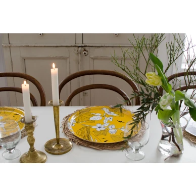 Keltainen pyorea tarjotin image