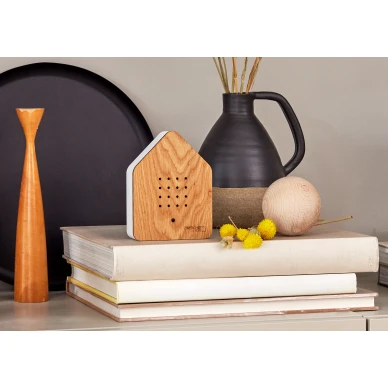 Tammenvarinen peiteaanilaatikko linnunlaululla Zwitscherbox image