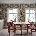 Pine ruskea tapetti kodin ruokailutilassa