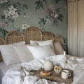 Makuuhuoneen tapetti Faded Passion vihrea kukkatapetti Sandbergilta 623 26