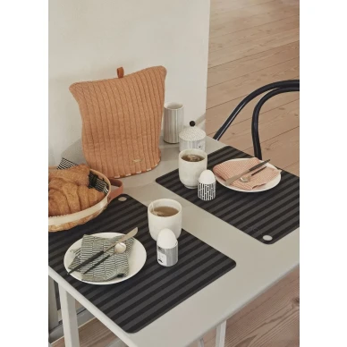 OYOY Sports rund brödkorg passar bra för olika bordinställningar image