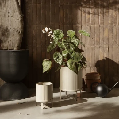 Bau Pot iso ja pieni kukkarukku Ferm Living image