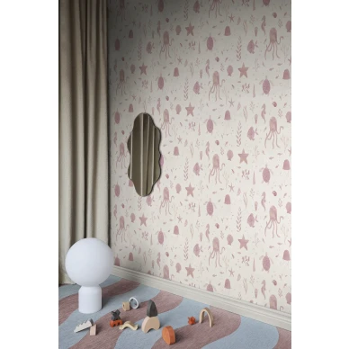 S10717 Della Pink Sandberg Wallpaper interior1 1403x2100 d6181ffe 2b2e 4862 9c61 33470258077c image