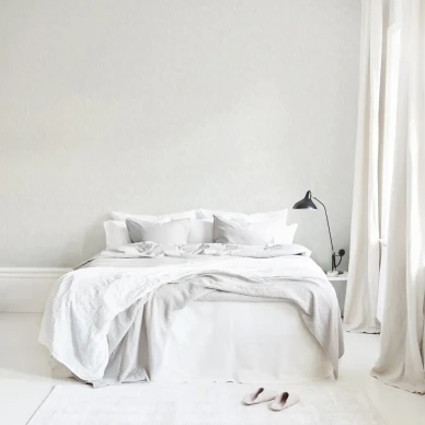 Meadow vaaleanharmaa tapetti makuuhuoneeseen Littlephantilta image