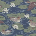 Duck Pond sininen lintutapetti Langelid von Bromssen Deep Blue
