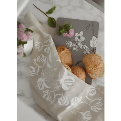 Leikkuulauta ja keittiopyyhe KUVA elina.solveig  image