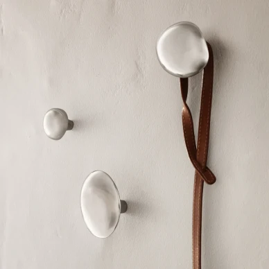 Lemon Hook hopeanvarinen koukku Ferm Livingilta image