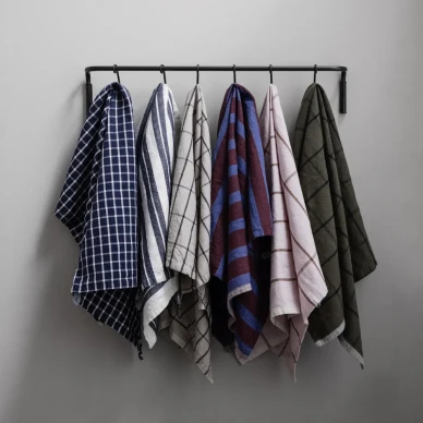 Hale Tea Towel raidalliset ja ruudullinen keittiopyyhkeet Ferm Livingilta image