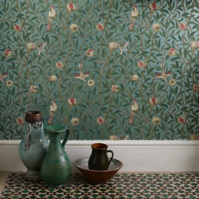 Bird and Pomegranate sininen lintutapetti keittioon Morrikselta image