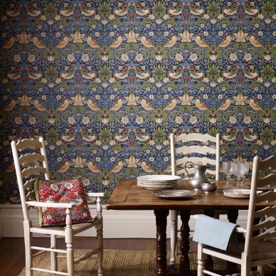 Strawberry Thief sininen lintutapetti Morrikselta image