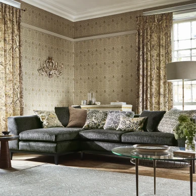 Snakeshead harmaa beige kuviotapetti olohuoneeseen Morrikselta image