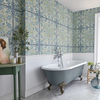 Wilhelmina sininen kukkatapetti kylpyhuoneeseen Morris image