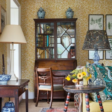 Willow keltainen lehtitapetti olohuoneeseen Morrikselta image