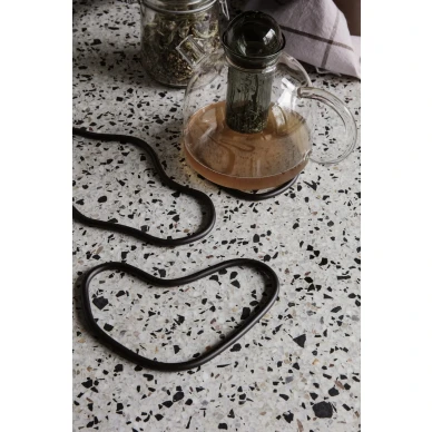 musta pond trivtes pannunalaussetti image