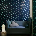Glow in the Dark tummansininen avaruustapetti lastenhuoneeseen Eijffingerilta 399032