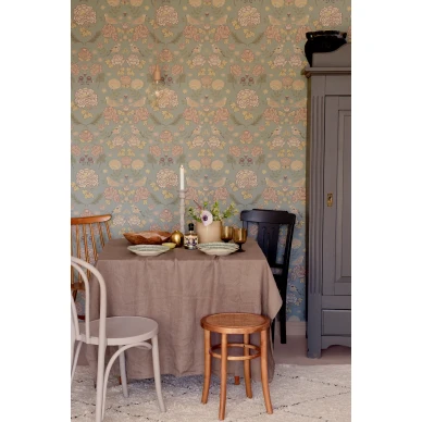 June vihrea kukkatapetti ruokailuhuoneeseen Majvillanilta 136 02 image