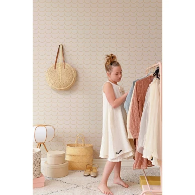 Drop Curtain harmaa beige graafinen tapetti lastenhuoneeseen Majvillan 137 01 image