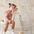 Garden Party beige harmaa elaintapetti lastenhuoneeseen Majvillan 139 01