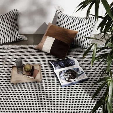 Bon Wooden tray pieni puutarjotin kahvitauolle Ferm Livingilta image