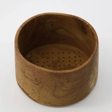 Berry Bowl keskikokoinen ruskea puukulho ilma aukoilla House Doctorilta image