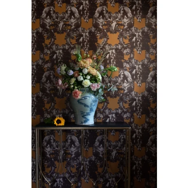 Sir Grace keltainen hevostapetti olohuoneeseen image