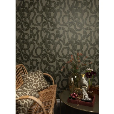 Snake Peek vihrea graafinen tapetti olohuoneeseen Studio Lisa Bengtssonilta 1313 image