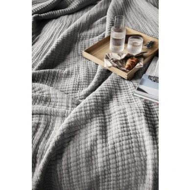 Daze Beadspread yksivarinen harmaa paivapeite makuuhuoneeseen Ferm Living image