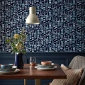 Fusion musta sininen graafinen tapetti ruokailuhuoneeseen 1838 Wallcoverings