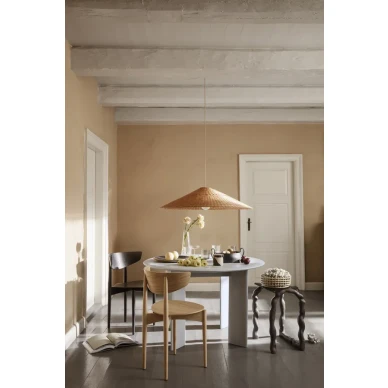 Dou Lampshade large iso lampunvarjostin rottingista keittiopoydan ylla Ferm Livingilta image