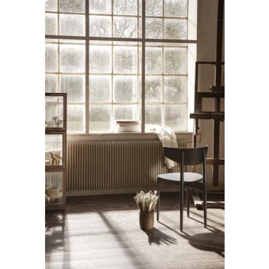 Miru Glass Montre tammi lasivitriini olohuoneeseen Ferm Livingilta image