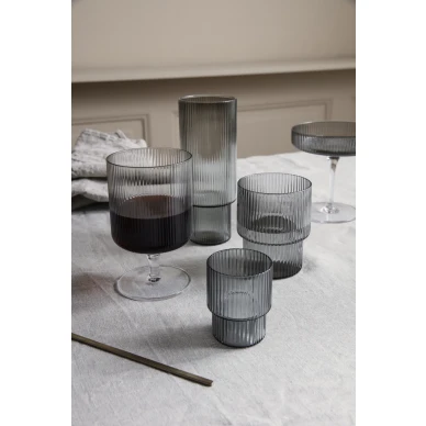 Ripple Wine Glass moderni harmaa viinilasi Ferm Livingilta image