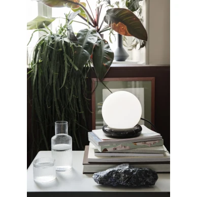 Ripple Mini Carafe Set karahvi ja juomalasi tyopoydalle Ferm Livingilta image