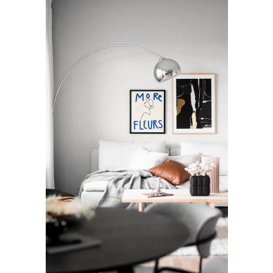 8610 valkoinen harmaa lehtitapetti olohuoneeseen Borastapeterilta image