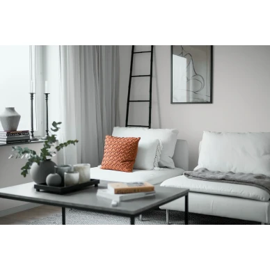 8634 valkoinen yksivarinen kimallettava tapetti olohuoneeseen Borastapeterilta image