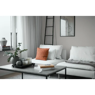 8639 vaaleanharmaa yksivarinen tapetti olohuoneeseen Borastapeterilta image