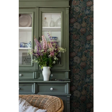 Nightingale Garden harmaa vihrea monivarinen kukkatapetti ruokailuhuoneeseen Borastapeterilta image
