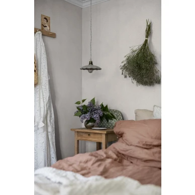 Mollys Meadow valkoinen lehtitapetti makuuhuoneeseen Borastapeterilta image