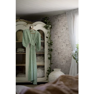 Lauras Cottage beige kukkatapetti makuuhuoneeseen Borastapeterilta image