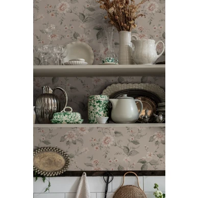 Lauras Cottage vaaleanpunainen kukkatapetti keittioon Borastapeterilta image