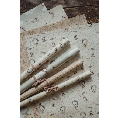 Nelja arkkia lahjapaperia Mrs Mighettolta image