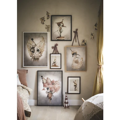 Miss Penny kavereineen lastenhuoneen julisteita Mrs Mighettolta image