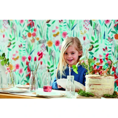 Hide and Seek leikkimielinen varikas lastenhuoneentapetti Harlequinilta image