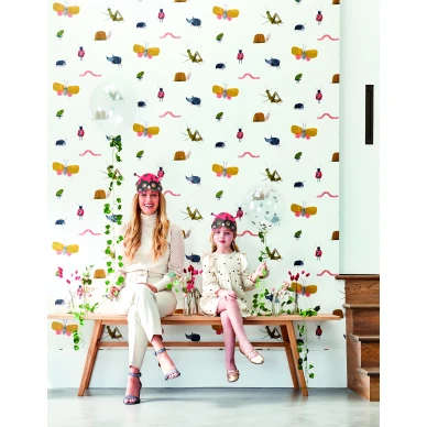 Garden Friends hauska otokkatapetti lastenhuoneeseen Harlequinilta image