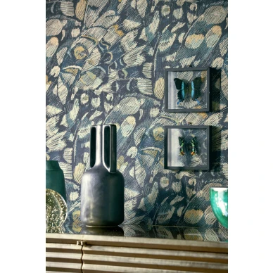 Lamina sininen tiheakuvioinen kuviotapetti olohuoneeseen Harlequinilta image